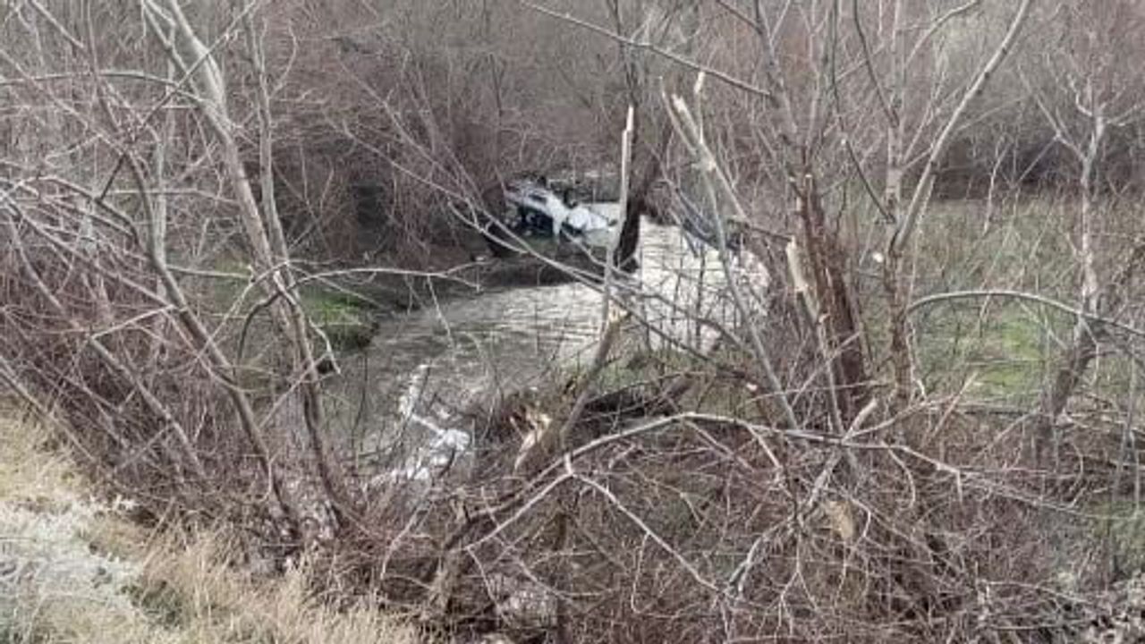 Yozgat-Ankara yolunda otomobil dere yatağına uçtu, sürücü yaralandı