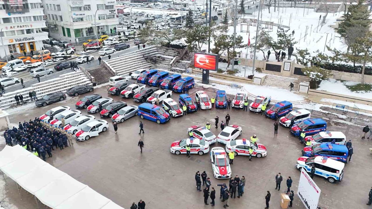 Yozgat’ta emniyet ve jandarmaya 54 yeni araç teslimi