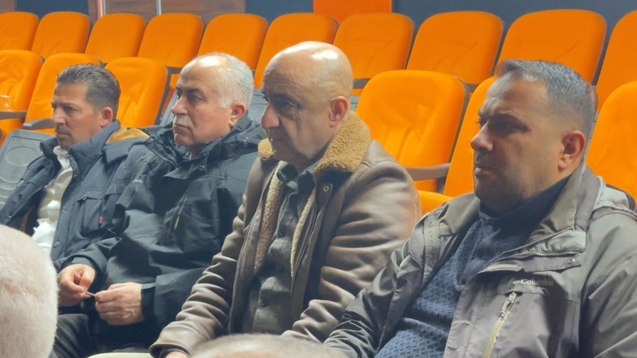 Yüksekova'da nakliyeci ve celeplere zorunlu hayvan refahı eğitimi