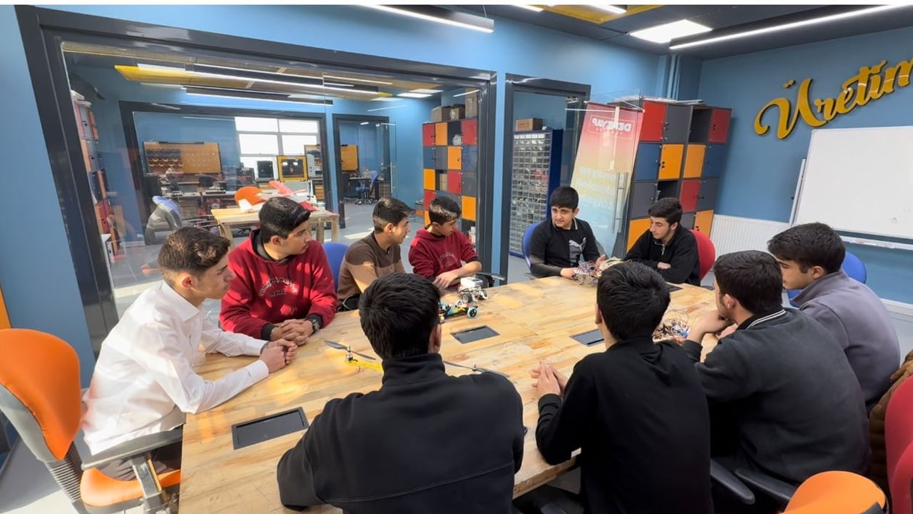 Yüksekova'nın ilk robotik takımı Bezoar İstanbul yolunda