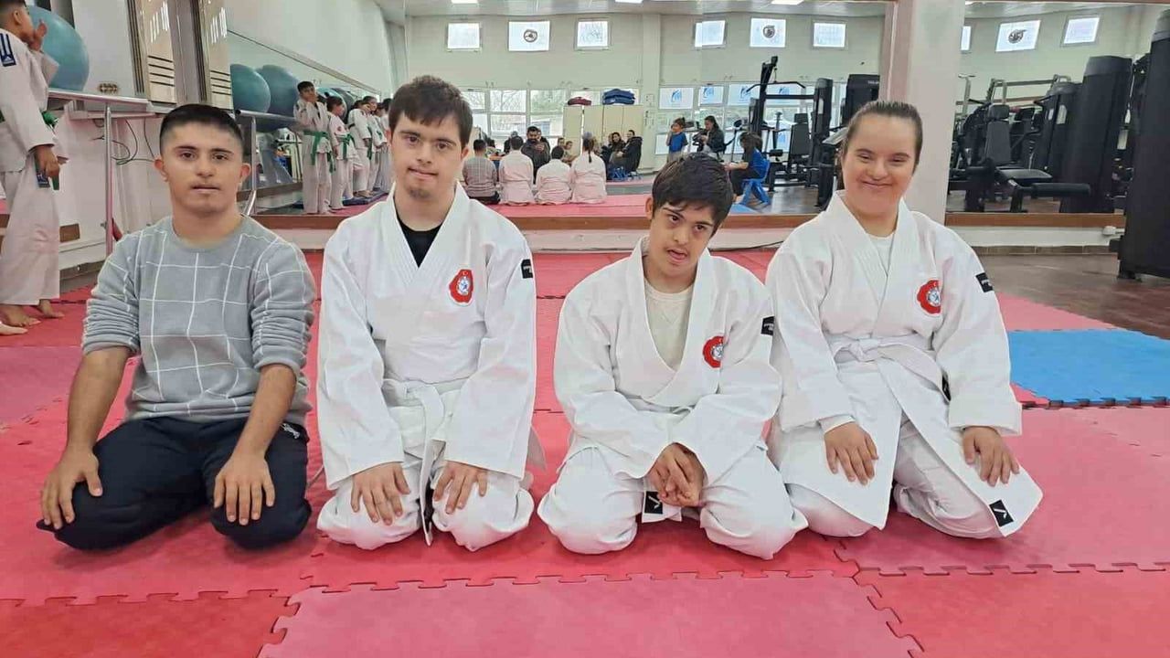 Yunusemre’de Down Sendromlu Bireylere Yönelik Judo Kursları Başladı