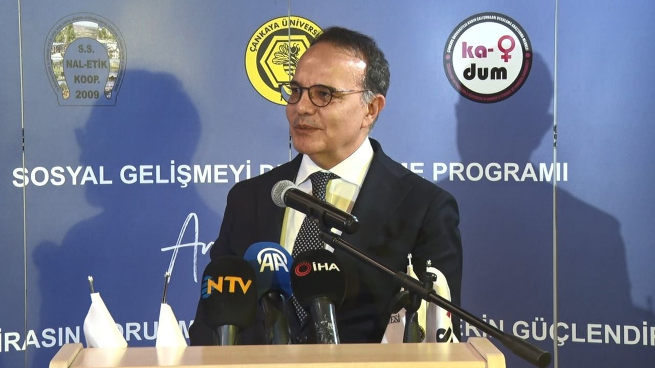 Yüreğin Nuru: Kadın emeği ipek iğne oyasında sergilendi