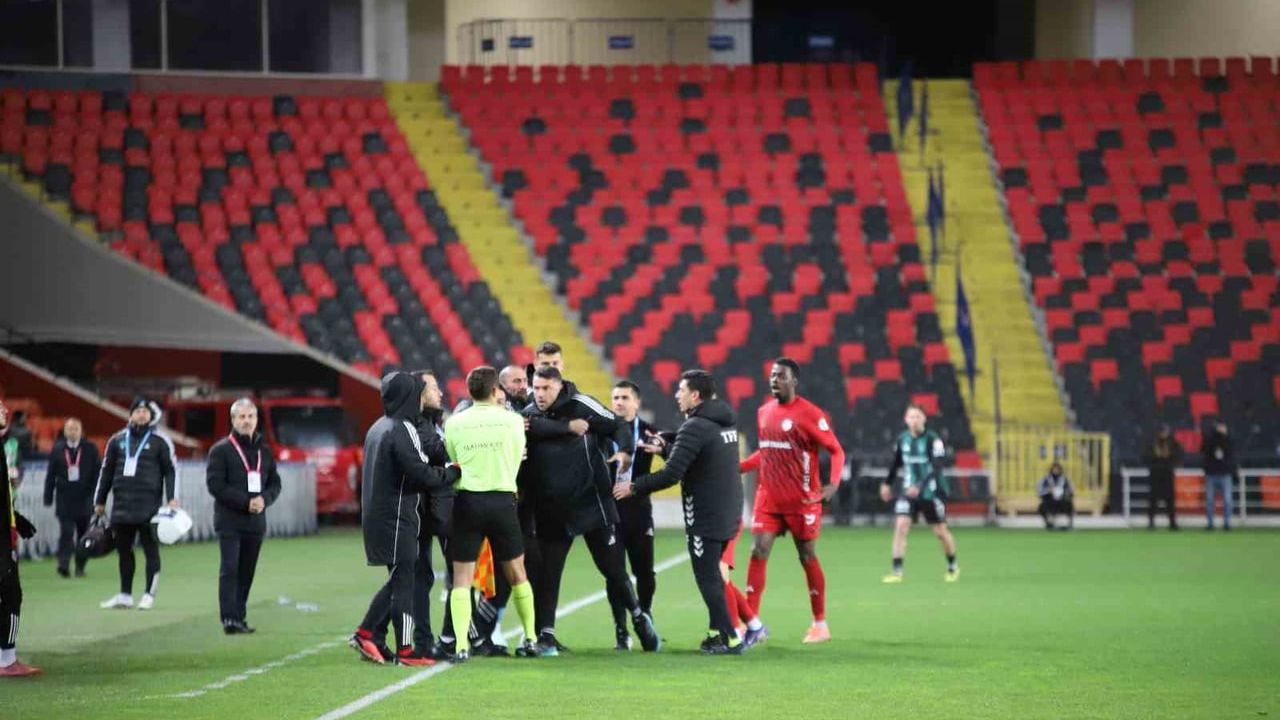 Ziraat Türkiye Kupası: Gaziantep FK - Kocaelispor 0-0 (İlk Yarı)