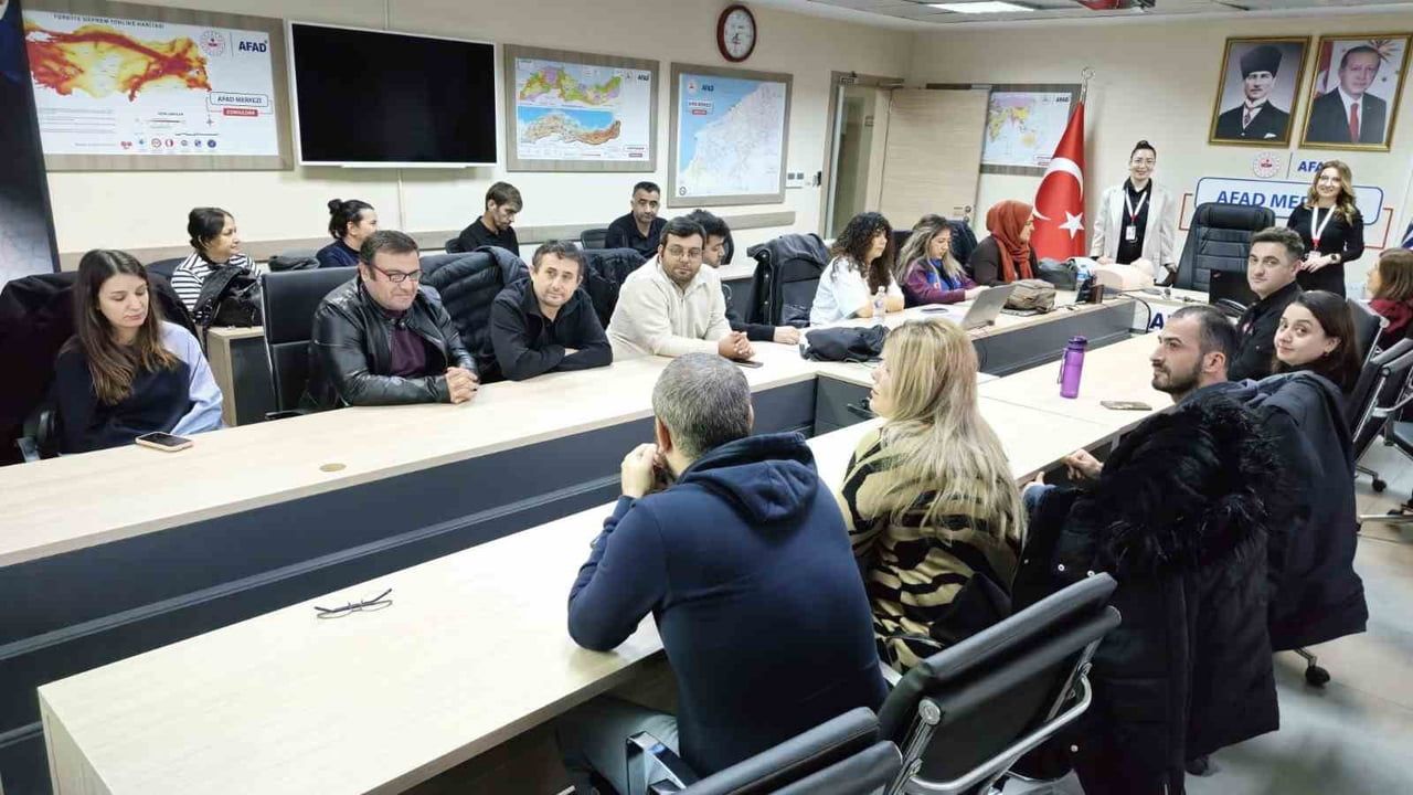 Zonguldak AFAD personeline teorik ve uygulamalı ilk yardım eğitimi