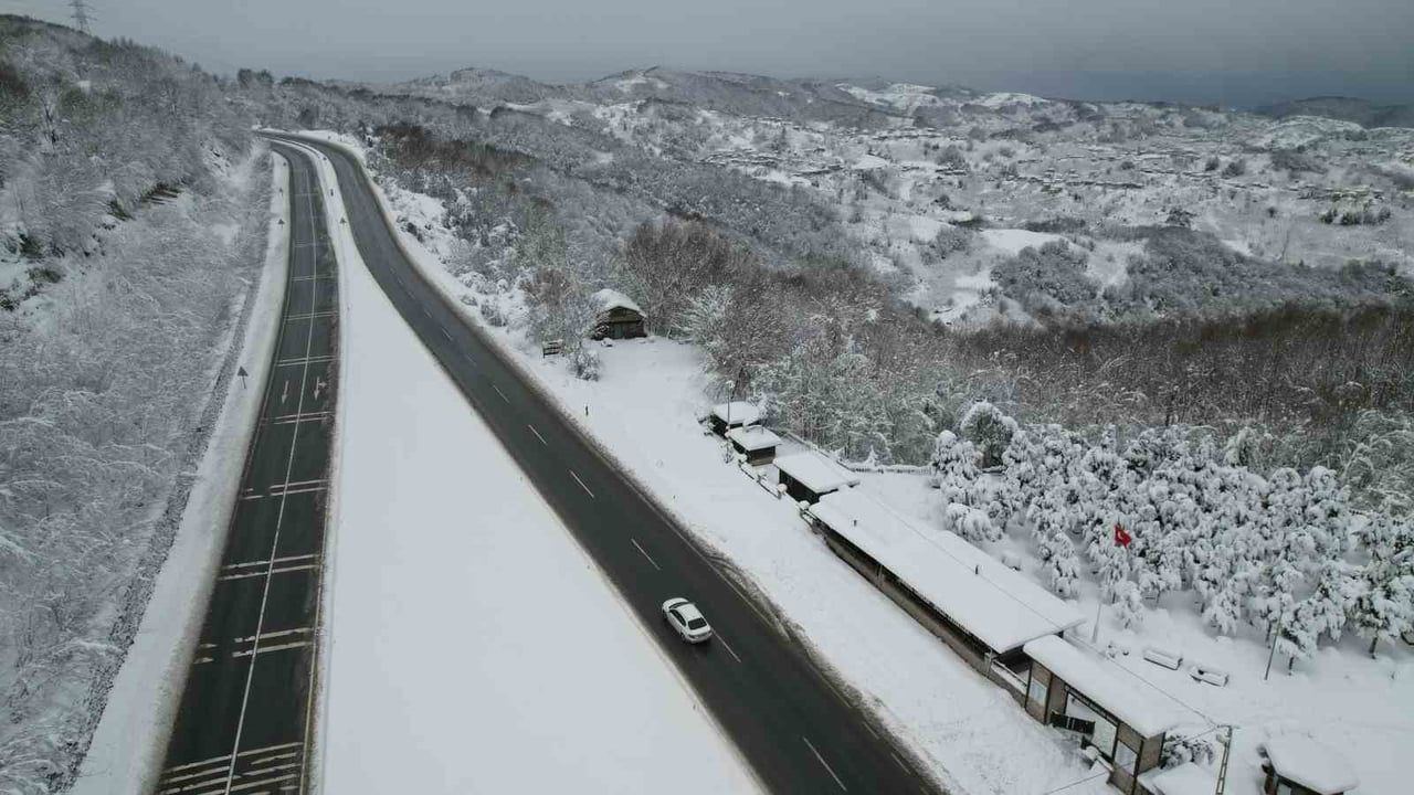 Zonguldak-Ereğli kara yolunda kar sonrası kartpostallık manzaralar
