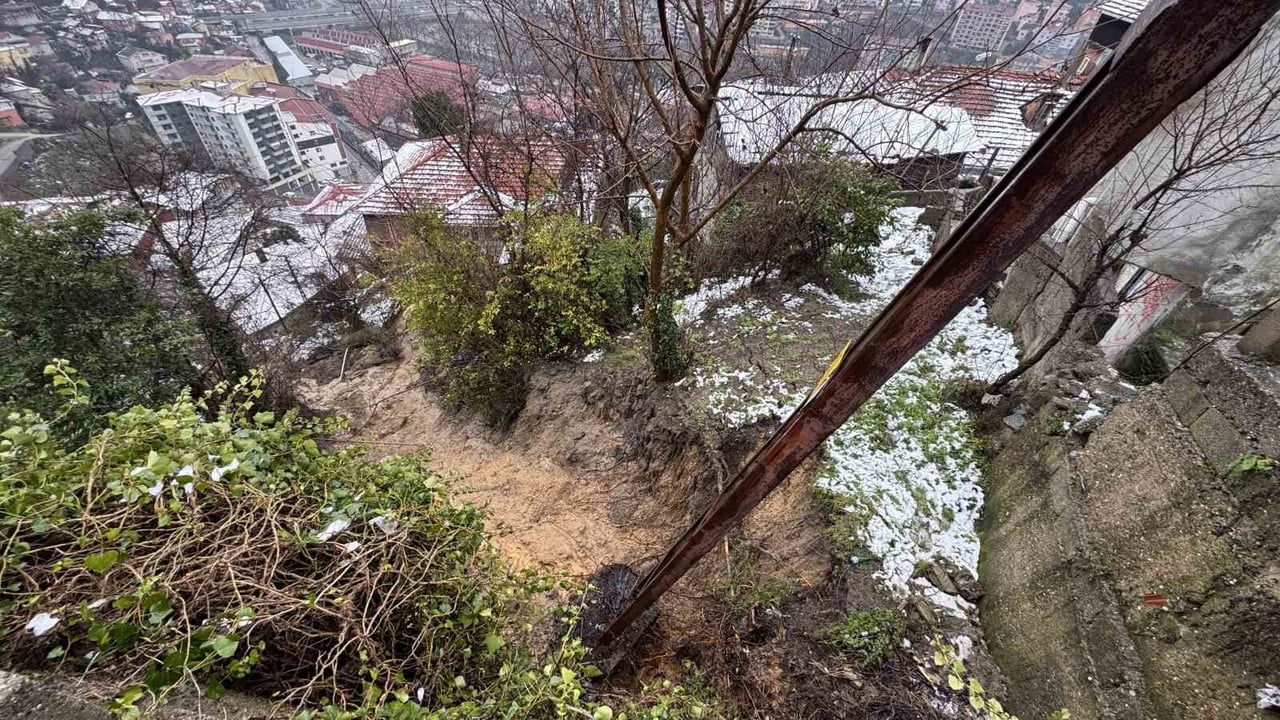 Zonguldak’ta heyelan su ve elektrik hatlarını etkiledi