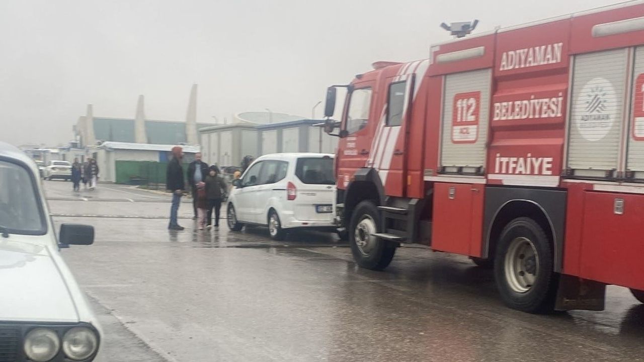 Adıyaman'da K-2A Konteyner Kent'te Yangın Kontrol Altına Alındı