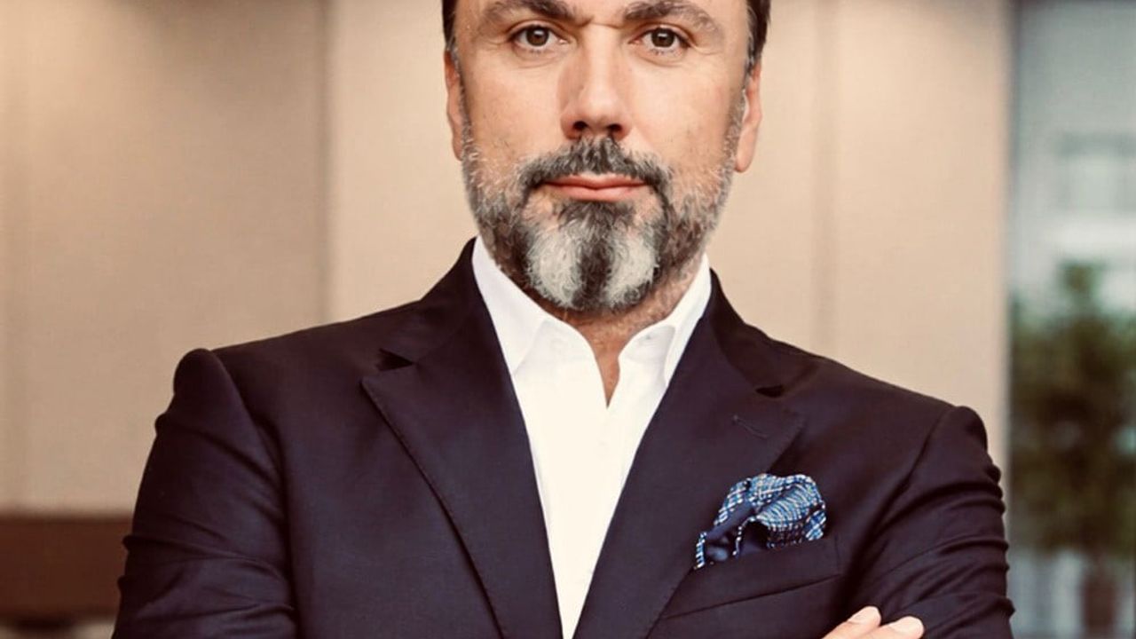 Altında sert dalga: Ons fiyatı yaklaşık %11 geriledi