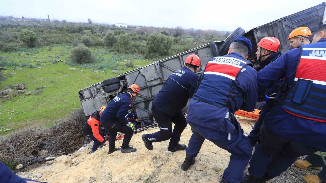 Antalya Döşemealtı'nda otobüs kazası: 9 kişinin isimleri açıklandı