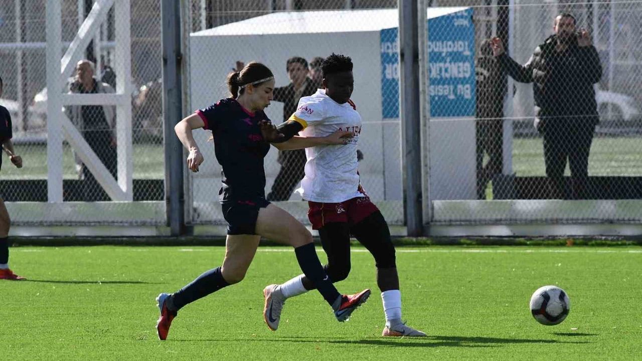 Auran Kayseri Kadın FK, 11. haftada geriden gelerek 2-1 kazandı