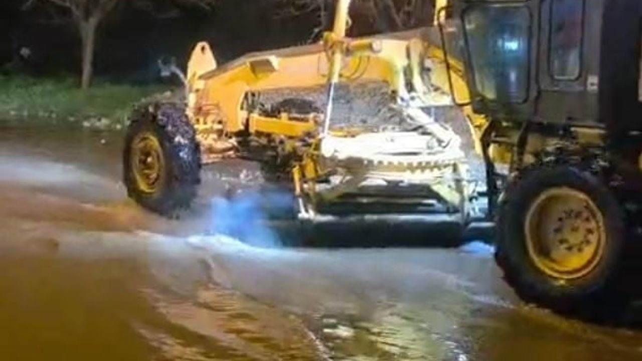 Aydın’da sağanak: Söke ve Kuşadası yolları geçici olarak kapandı