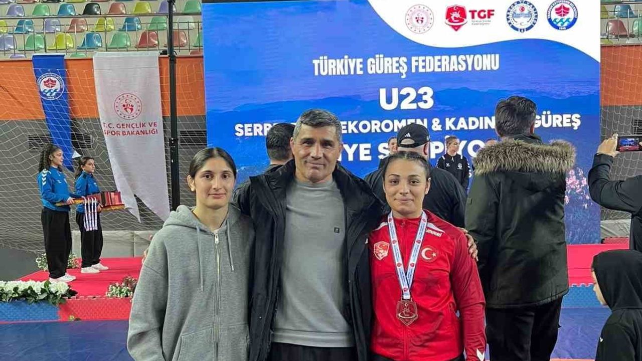 Aydınlı Suna Durmaz, Trabzon U-23'te 59 kiloda gümüş madalya kazandı