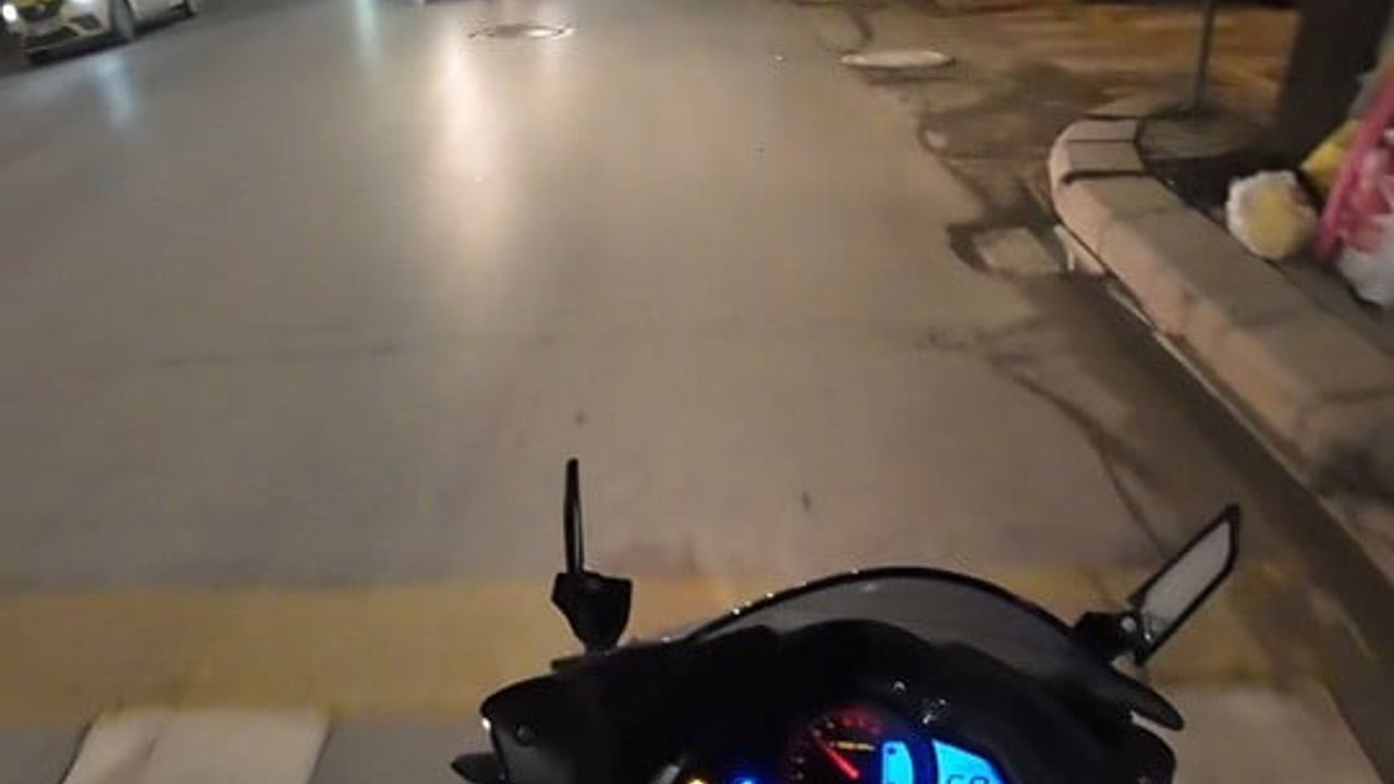 Eskişehir'de motosiklet sürücüsünün kıl payı kurtuluşu kask kamerasında