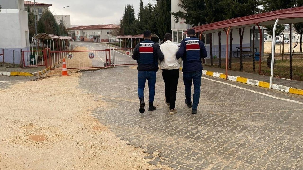 Gaziantep’te 13 yıl 4 ay kesinleşmiş hapis cezasıyla aranan şüpheli yakalandı