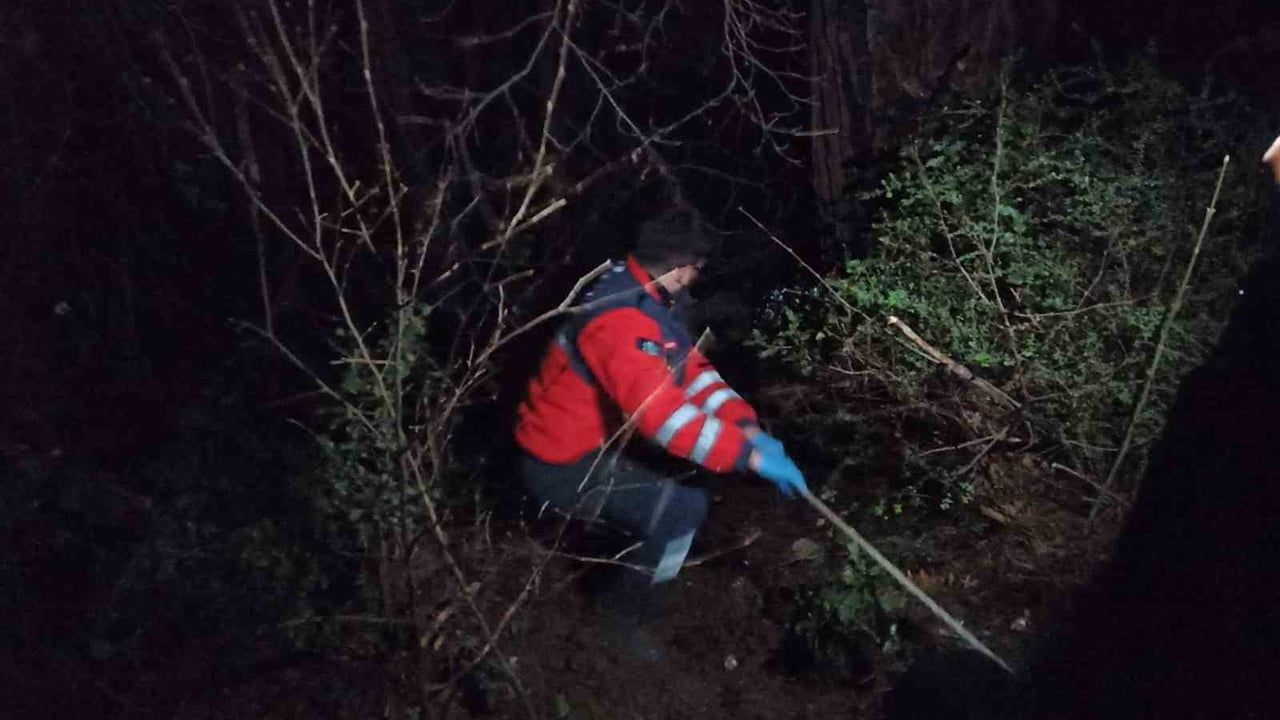 Hatay'da kepçe operatörünü kurtaran 4 itfaiyeci oksijen zehirlenmesi geçirdi