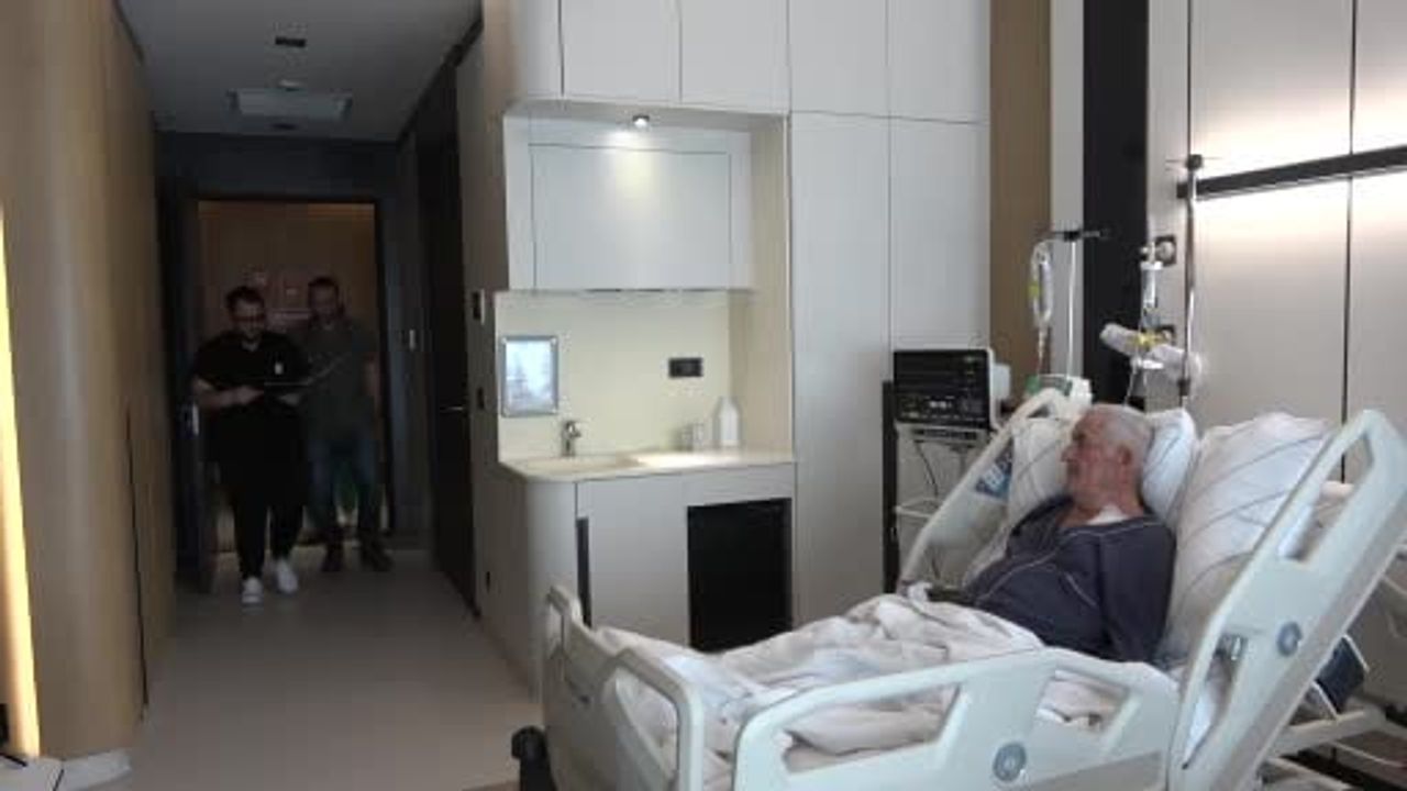 Kahramanmaraş'ta üç kablolu kalp pili enfeksiyonu ameliyatla giderildi