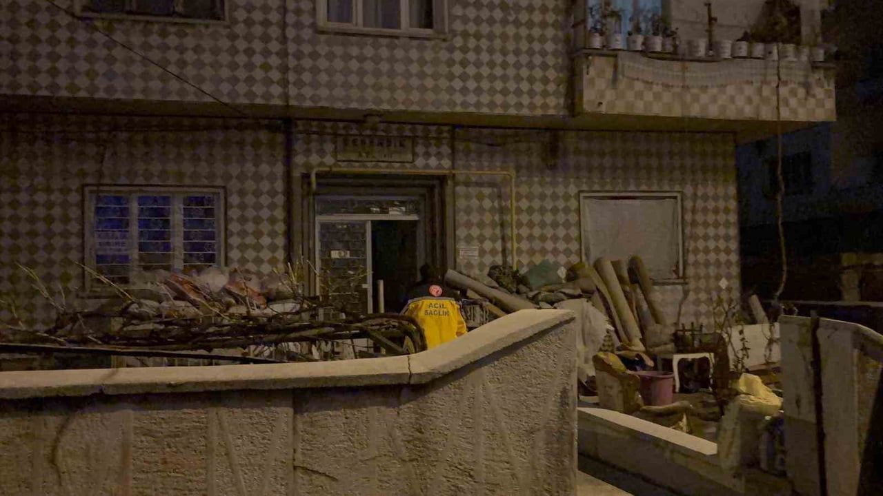 Kayseri'de 17 yaşındaki genç bıçaklandı, binaya sığındı