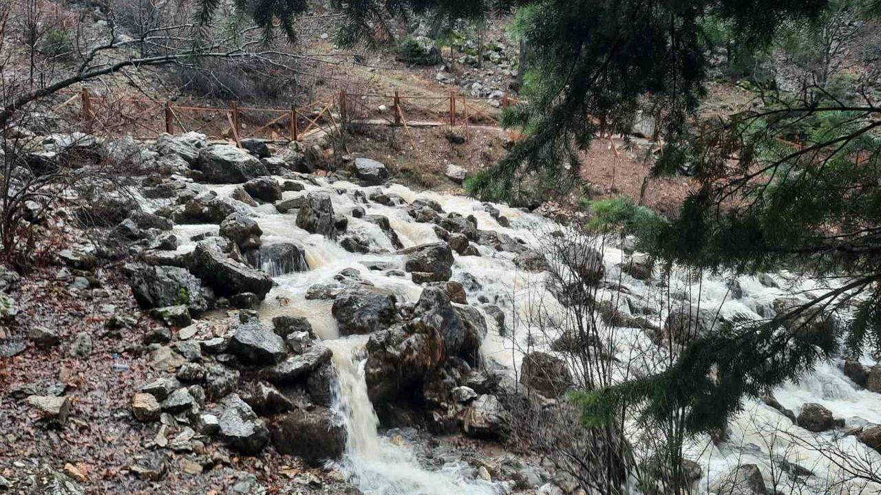 Konya Bozkır'da Aygırdibi kaynağı mevsiminden önce canlandı