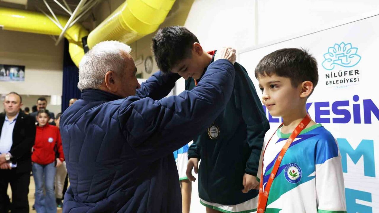 Nilüfer'de Squash Turnuvası: Yeni Tesis Müjdesi