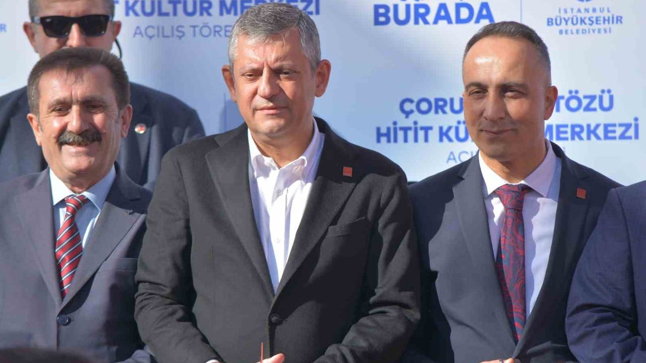 Özgür Özel: "Bunların kötü sözlerine kulağımızı tıkıyoruz, gönül yapanlar kazanacak"