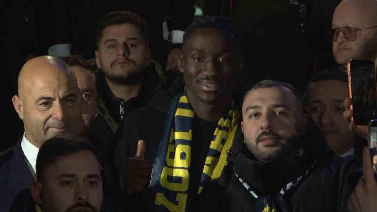 Sidiki Cherif İstanbul'a geldi — Fenerbahçe transferinde yeni adım