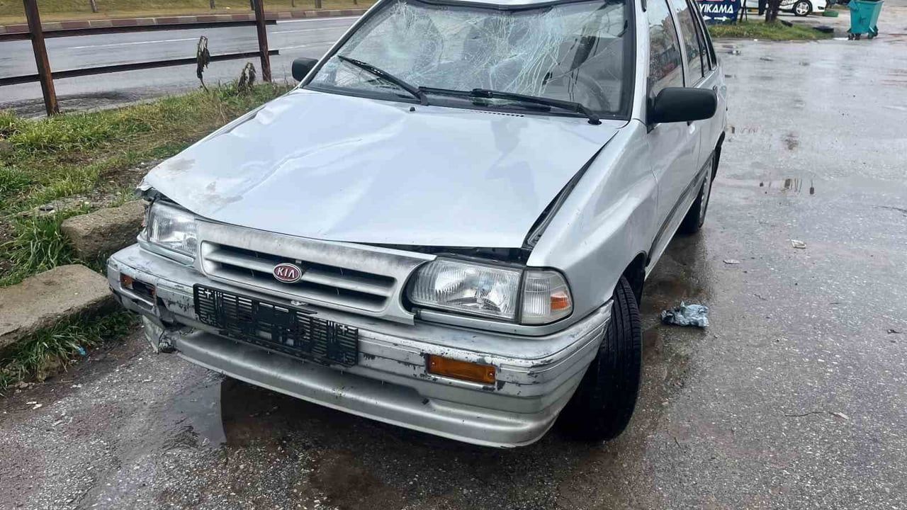 Tavşanlı'da otomobil-motosiklet çarpıştı: 2 ağır yaralı