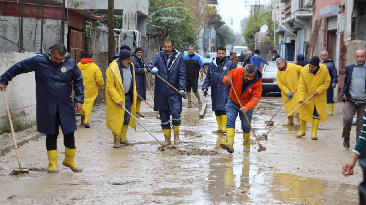 Yüreğir Belediyesi sel mağdurlarına hızlı destek sağladı