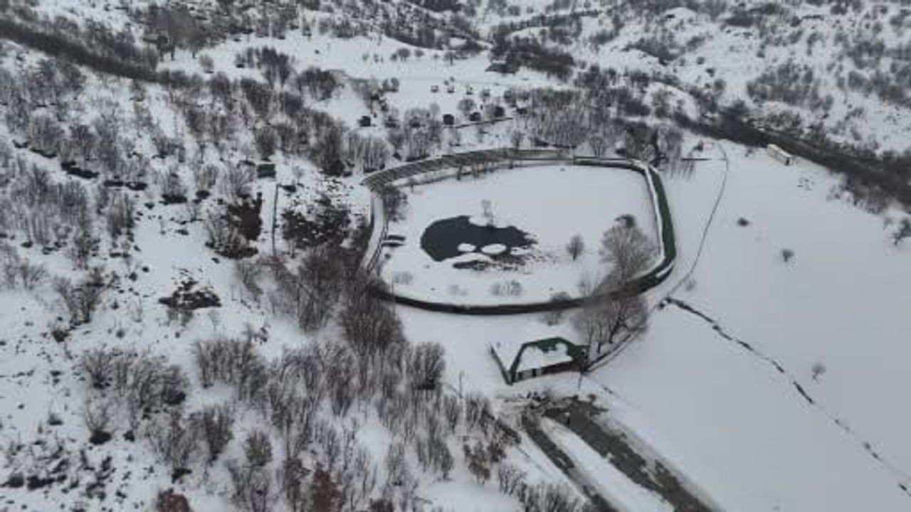 Yüzen Adalar beyaza büründü — Bingöl'de dron görüntüleri