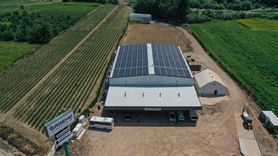 Bursa'da Güneş Enerjisiyle Faaliyetlerini Sürdüren Çift