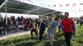 İpsala'da Kel Aliço Pehlivan Yağlı Güreşleri'nde İsmail Koç Şampiyon Oldu