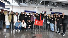 Rana Gözübüyük, Erzurum'da Çiçeklerle Karşılandı