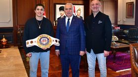 Dünya Şampiyonu Busenaz Sürmeneli Trabzon Valisi'ni Ziyaret Etti