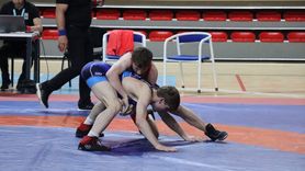 15 Yaş Altı Türkiye Güreş Grup Müsabakaları Erzincan'da