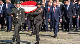 Gençlik ve Spor Bakanı Osman Aşkın Bak Anıtkabir’i Ziyaret Etti