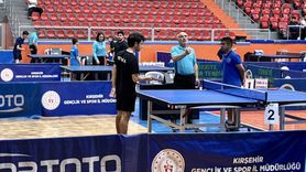 Kırşehir'de Masa Tenisi Gençler Takım-Ferdi Türkiye Şampiyonası Başladı