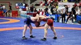 Kocaeli'de 15 Yaş Altı Türkiye Güreş Şampiyonası Başladı