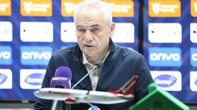 Sivasspor Teknik Direktörü Rıza Çalımbay'dan Uyarı: Tedbir Almalıyız