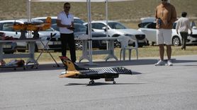 Eskişehir'de Paraşüt ve Model Uçak Festivali Heyecanı