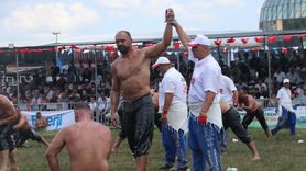 Kocaeli'de Heyecan Dolu Yağlı Güreşler Devam Ediyor