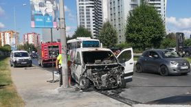 Bakırköy'de Seyir Halindeki Araç Alev Aldı
