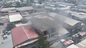 Diyarbakır'daki Yangın: 1. Sanayi Sitesi'nde Yangın Kontrol Altına Alınıyor