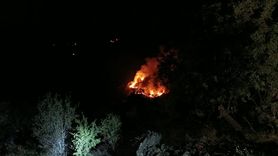 Elazığ'da Yangın Söndürme Çalışmaları Devam Ediyor