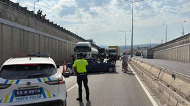 Kavak'ta Otomobil ile Kamyon Çarpıştı, 5 Yaralı