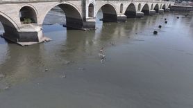 Meriç Nehri'nde Tarihi Ahşap Köprü Ayakları Ortaya Çıktı