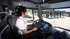 Muğla'da Kadın Otobüs Şoförleri Yolcularını Güler Yüzle Taşıyor