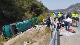 Sivas'ta Minibüs Kazası: 13 Yaralı