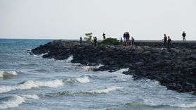Tekirdağ'da Boğulma Tehlikesi: Genç Kurtarıldı, Arkadaşı İçin Arama Devam Ediyor