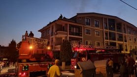 Yalova'da Yangın Anında Balkondan Atlayan Kişi Yaralandı