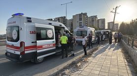 Adıyaman'da Yolcu Minibüsü Kaza Yaptı