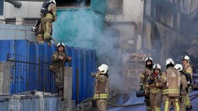 Arnavutköy'de Fabrika Yangınına İtfaiye Müdahalesi